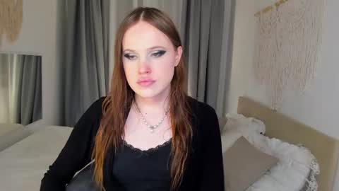 Effie Mur online show from August 13, 10:02 pm