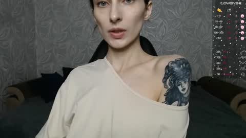 effy_gray online show from August 6, 6:29 pm