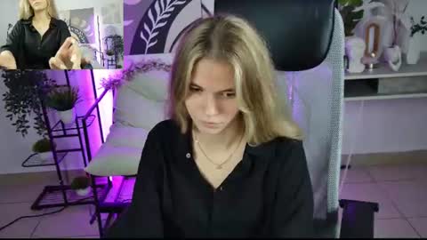 Effy online show from August 2, 2:13 pm