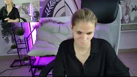 Effy online show from August 2, 3:19 pm