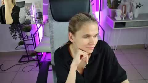 Effy online show from August 2, 10:38 pm