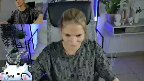 Effy online show from August 9, 1:12 pm