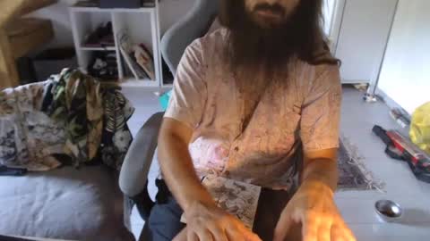 eighthundredeightyeight online show from August 11, 9:44 am