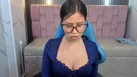 eimy18_b online show from August 12, 1:02 pm