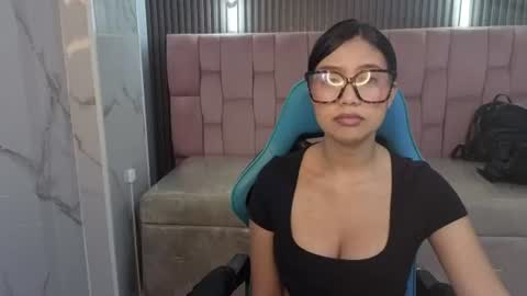 eimy18_b online show from August 15, 12:53 pm