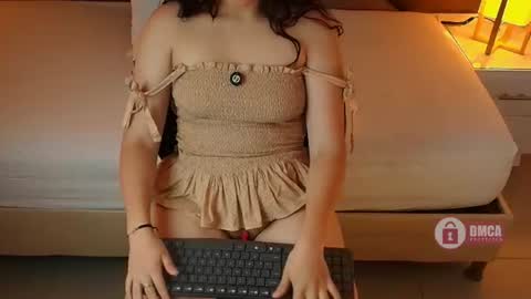 Eimy  online show from August 10, 4:19 pm