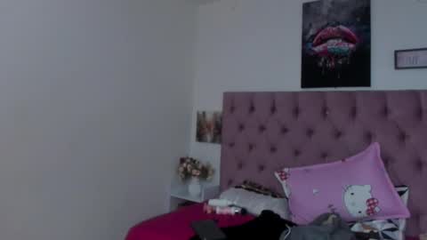 eimy_saenzx online show from February 19, 2:09 am