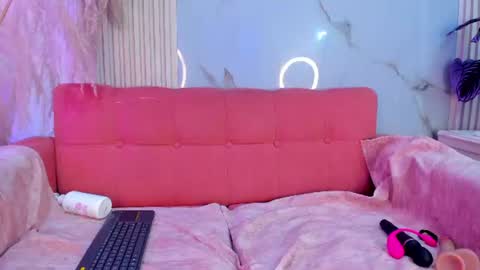 YG COUPLE online show from August 7, 11:38 pm