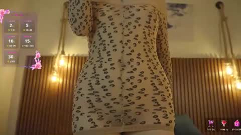eimyaniston cute online show from July 25, 4:00 pm