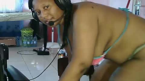 Eirondra Valeen online show from July 26, 3:39 pm