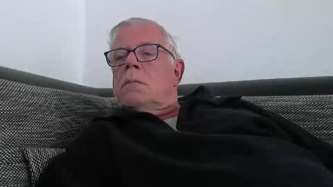 eisbaer1957 online show from May 17, 9:32 am