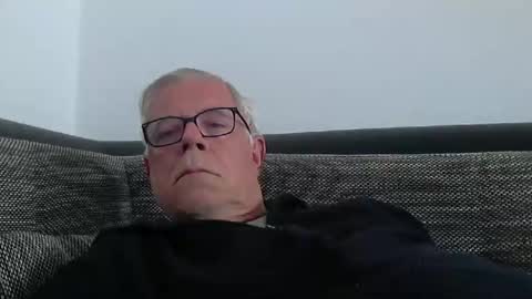 eisbaer1957 online show from May 17, 11:44 am