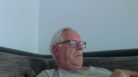 eisbaer1957 online show from May 24, 10:40 am