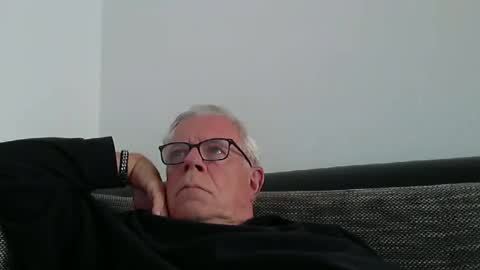 eisbaer1957 online show from August 2, 9:16 am