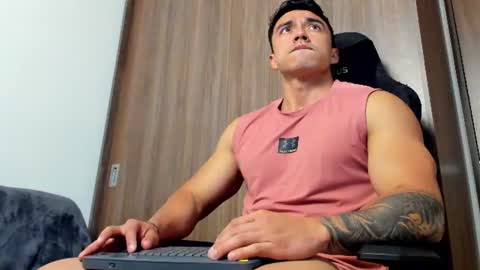 eithanconor1 online show from August 8, 11:38 pm