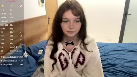 Ela online show from July 18, 7:37 pm