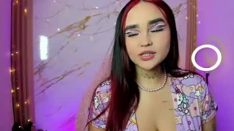 Elaia online show from July 24, 10:46 pm