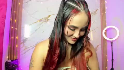 Elaia online show from August 5, 3:37 am