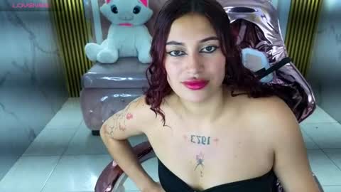 Elain online show from August 7, 8:09 pm