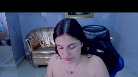 Elain online show from August 8, 8:09 pm