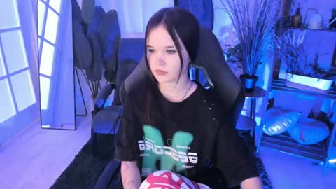 Your sweet girl online show from August 5, 7:01 pm