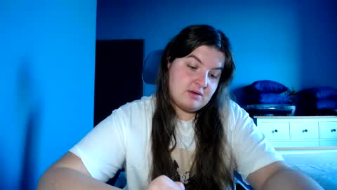 Elanis online show from July 25, 11:36 am