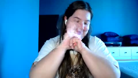 Elanis online show from July 25, 1:48 pm