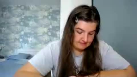 Elanis online show from August 5, 1:31 pm