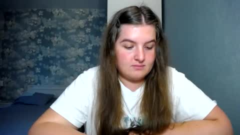 Elanis online show from August 8, 5:46 pm