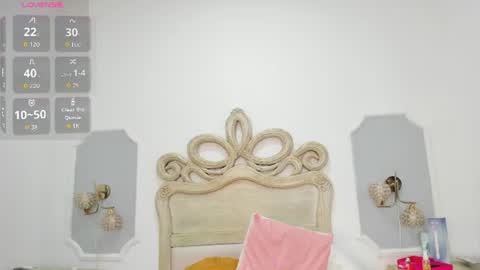 elara_evans online show from August 14, 6:44 pm