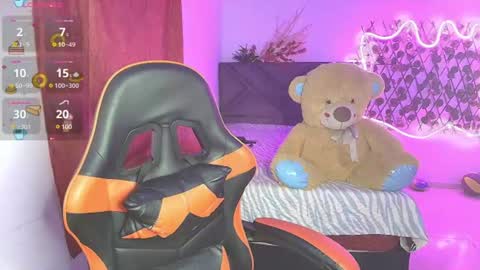lara online show from August 6, 10:14 am