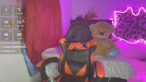 lara online show from August 12, 10:17 am