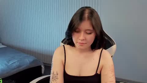 Elly online show from August 15, 9:46 am