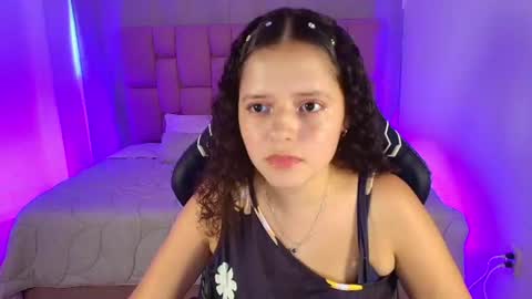 ELARA online show from August 10, 8:43 pm