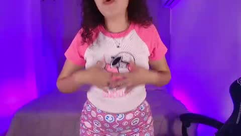 ELARA online show from August 13, 9:51 pm