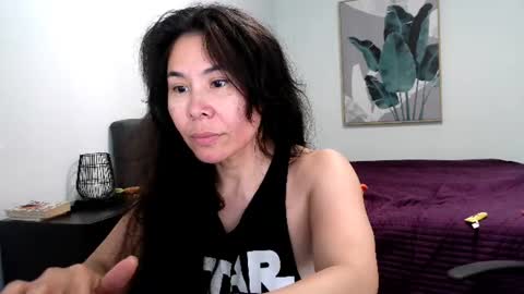elaramuse_ online show from August 2, 11:06 am