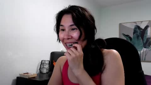 elaramuse_ online show from August 3, 12:34 pm