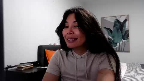 elaramuse_ online show from August 12, 9:17 pm
