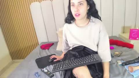 Victoria online show from July 31, 8:25 pm