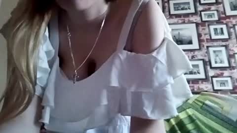 elaynemaenner online show from August 9, 9:32 am