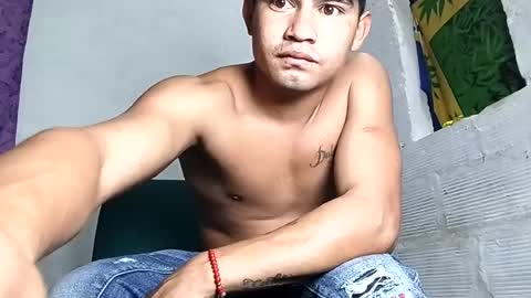 elchocorrat online show from August 11, 10:01 pm