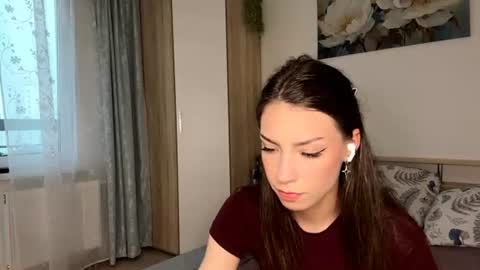 Mia online show from July 15, 10:49 am