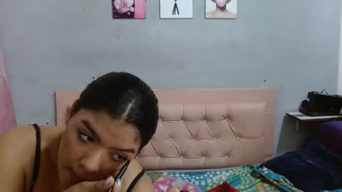 eleanor_rouillard online show from May 16, 5:35 pm
