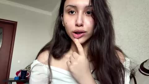 Alice online show from August 6, 4:28 pm