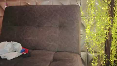 eleecttraa_12 online show from August 3, 9:55 pm