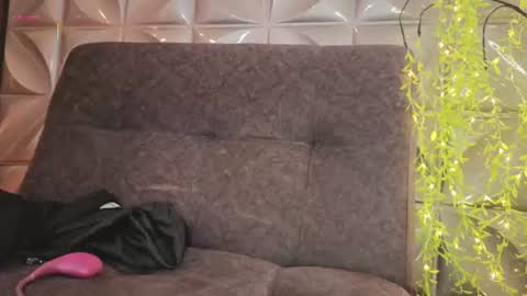 eleecttraa_12 online show from August 11, 9:39 pm