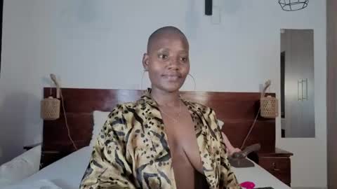 elegant_ebony online show from July 28, 2:17 am