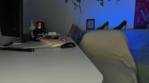 love 3d online show from August 4, 4:48 pm