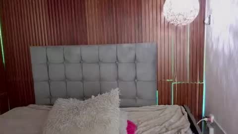 elena_detroya_ online show from August 1, 2:56 pm