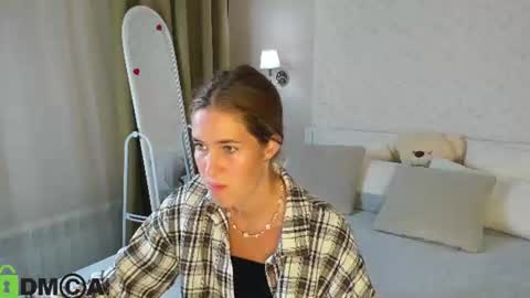 Jenny online show from August 2, 9:55 pm